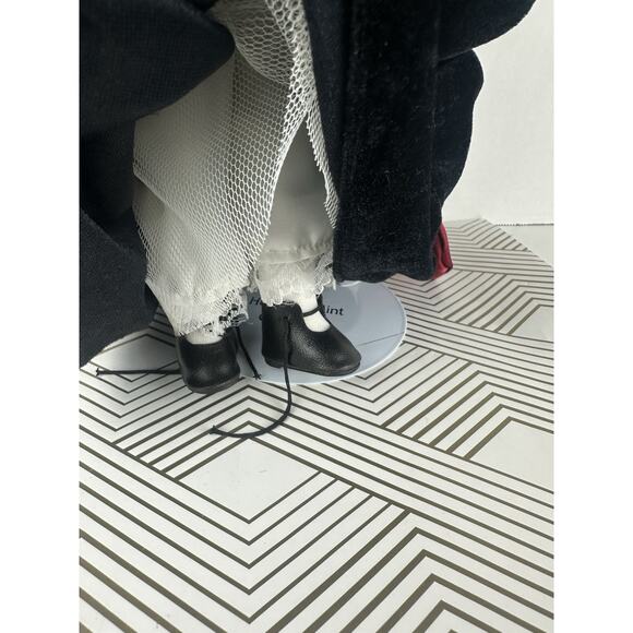 Vintage 1996 Heritage Mint Coll. The Southern Belles Suzanne 18" Porcelain Doll - Picture 4 of 6